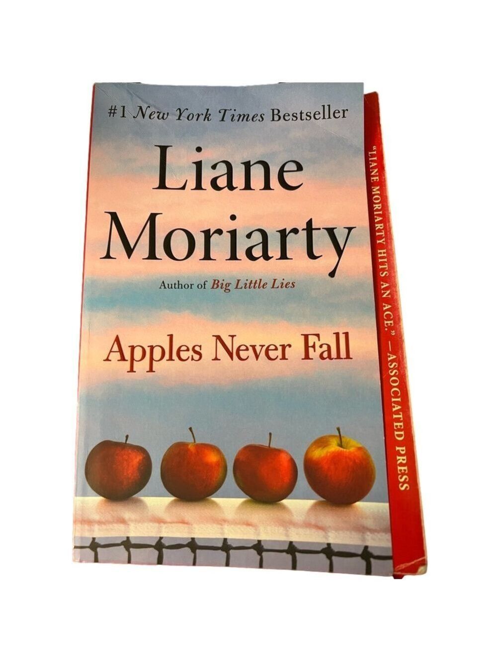 APPLES NEVER FALL By LIANE MORIARTY